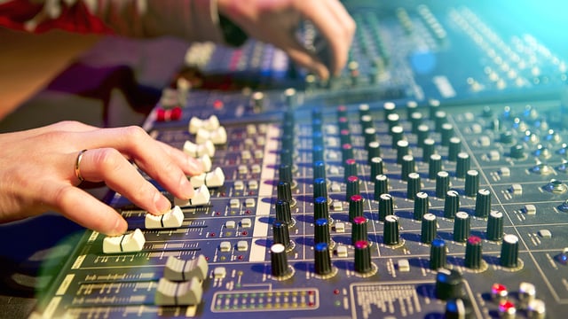 vca-faders-one-simple-thing-that-can-make-your-audio-mixing-much-easier